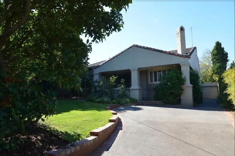 9 Dean Avenue