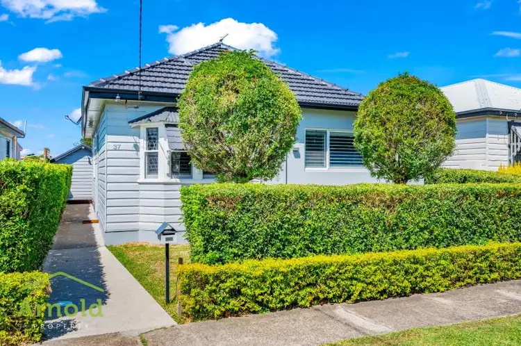 37 Phillips Street