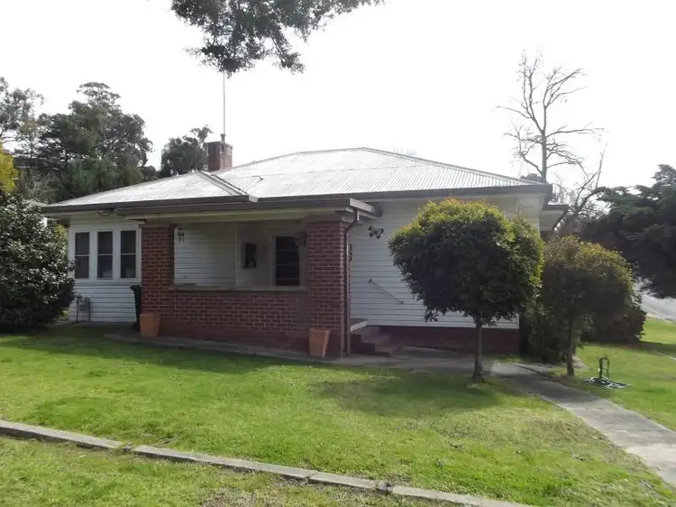 93 Merivale Street, Tumut NSW 2720