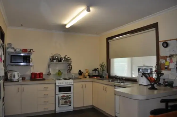 Fourth view of Homely house listing, 2/2 Leena Place, Wagga Wagga NSW 2650