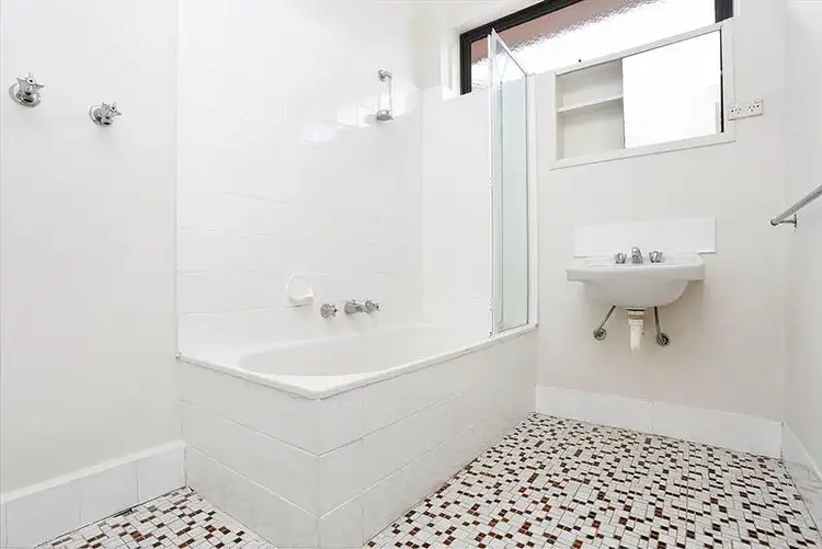 Second view of Homely apartment listing, 4/99 Hunter Street, Richmond VIC 3121