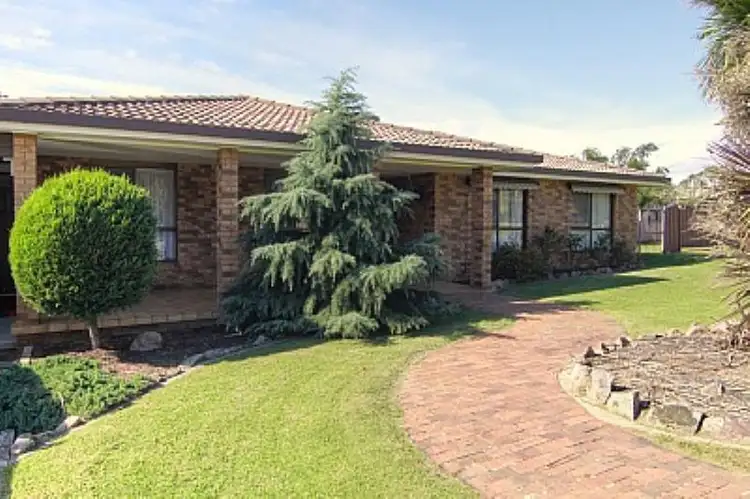 16 Wattle Crescent, Tumut NSW 2720