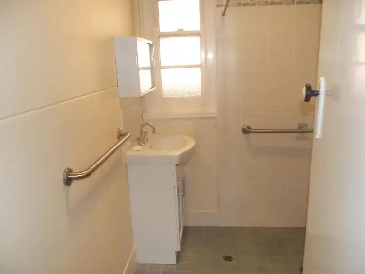 Fifth view of Homely house listing, 8 Clunie Avenue, Tumut NSW 2720