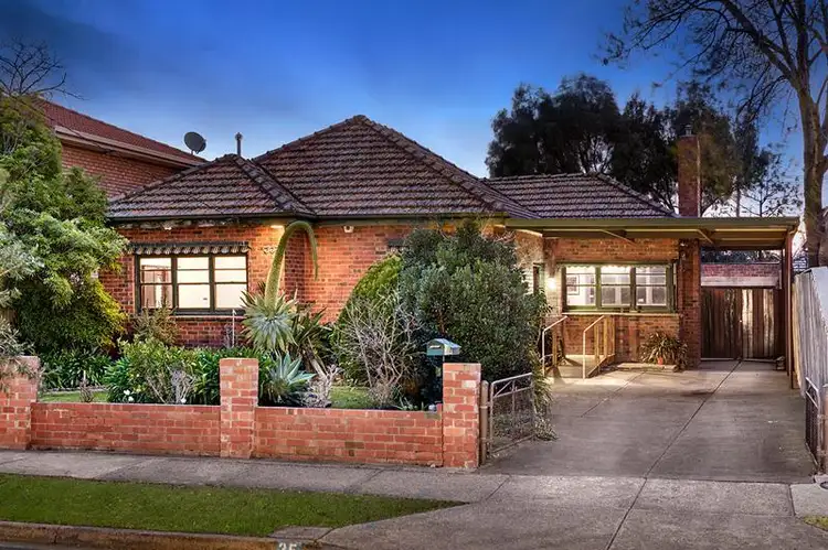 35 Glenview Road, Strathmore VIC 3041