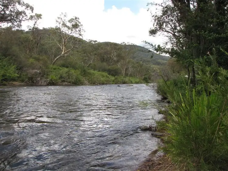 2/21 Walls Creek Rd East, Goobarragandra NSW 2720