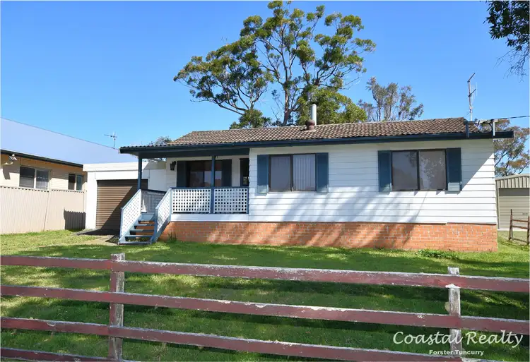 6 Wangaree Street, Coomba Park NSW 2428