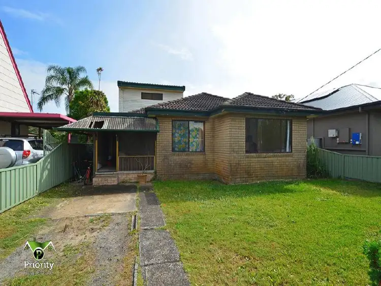 23 Mackenzie Ave, Woy Woy NSW 2256