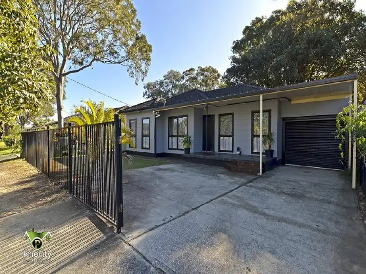 18 Dunban Rd, Woy Woy NSW 2256