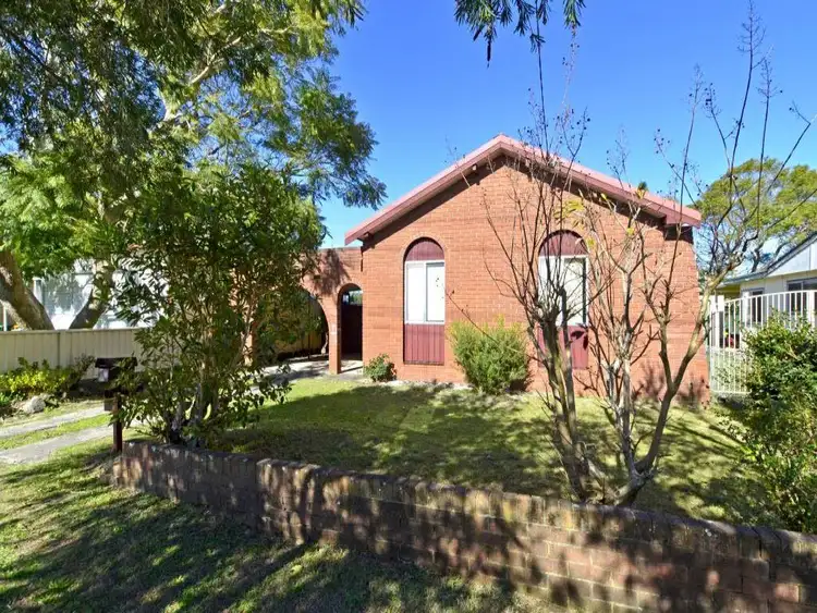 78 Mcevoy Ave, Umina Beach NSW 2257