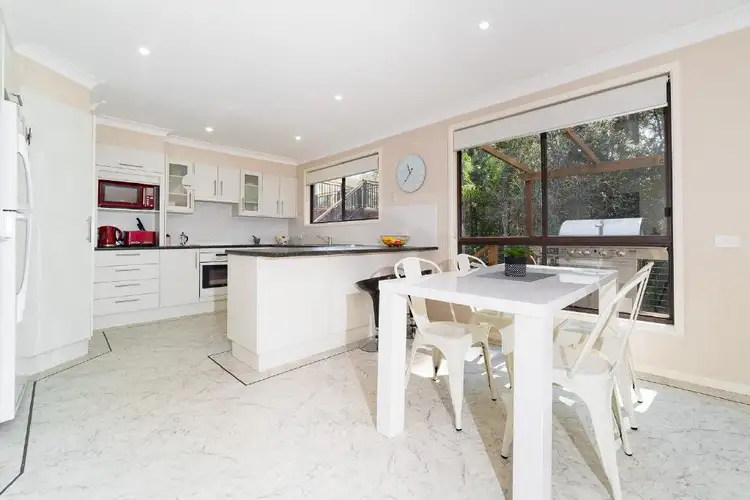2 Yirik Close, Lisarow NSW 2250