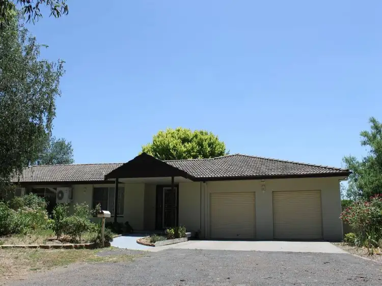 3 Willawong Street, Young NSW 2594