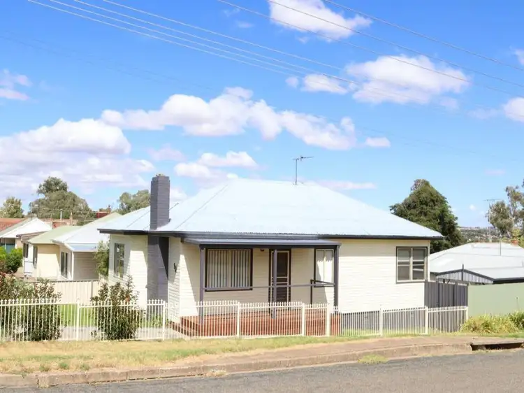 13 Taylor Road, Young NSW 2594