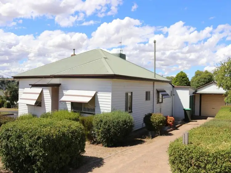 2 White Street, Young NSW 2594
