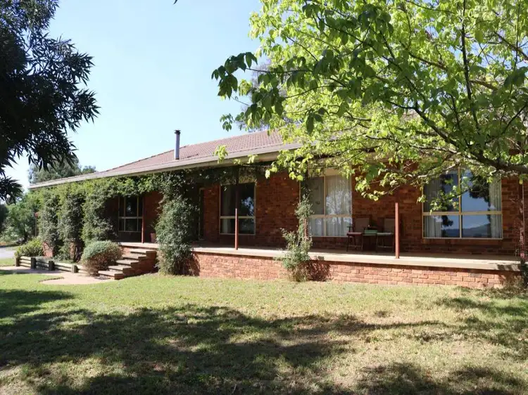 433 Henry Lawson Way, Young NSW 2594