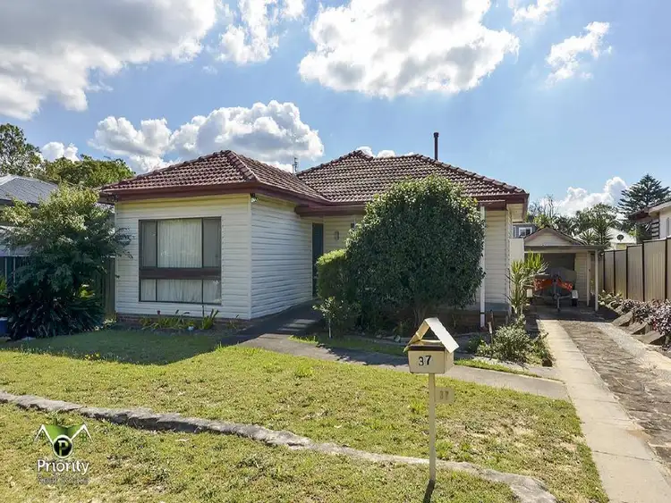 37 McEvoy Ave, Umina Beach NSW 2257
