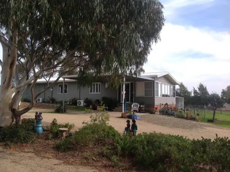 90 Saines Road, Young NSW 2594
