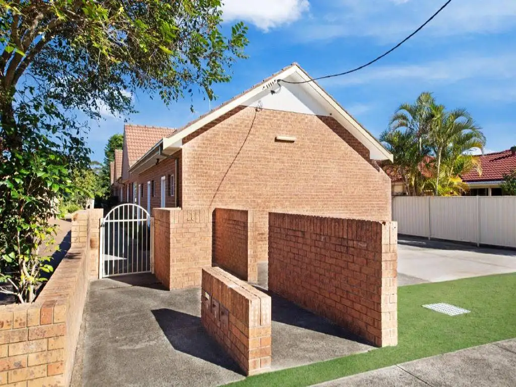 Main view of Homely villa listing, 2/20 Farnell Rd, Woy Woy NSW 2256