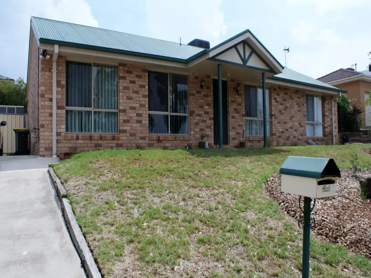 11 PETTICOAT LANE, Young NSW 2594
