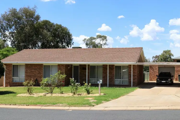 3 McNarry Place, Young NSW 2594