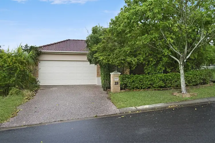 18 Lantau Crescent, Varsity Lakes QLD 4227