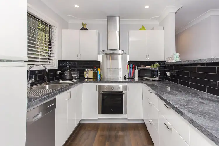 33 Oakglen Road, North Gosford NSW 2250