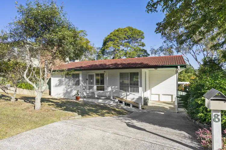 8 Wistaria Street, Wyoming NSW 2250