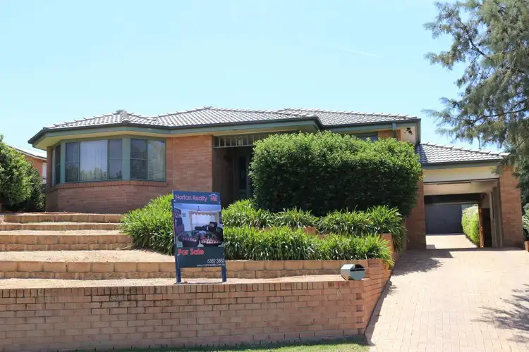 6 Brocade Place, Young NSW 2594