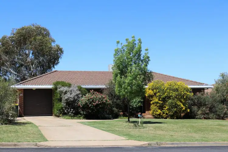 73 Fontenoy Street, Young NSW 2594