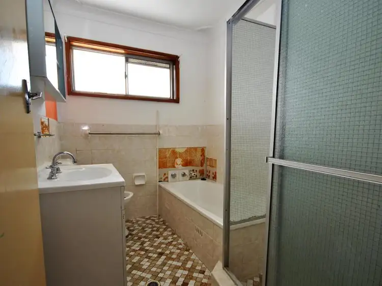 Sixth view of Homely house listing, 2 Barclay Avenue, Mannering Park NSW 2259