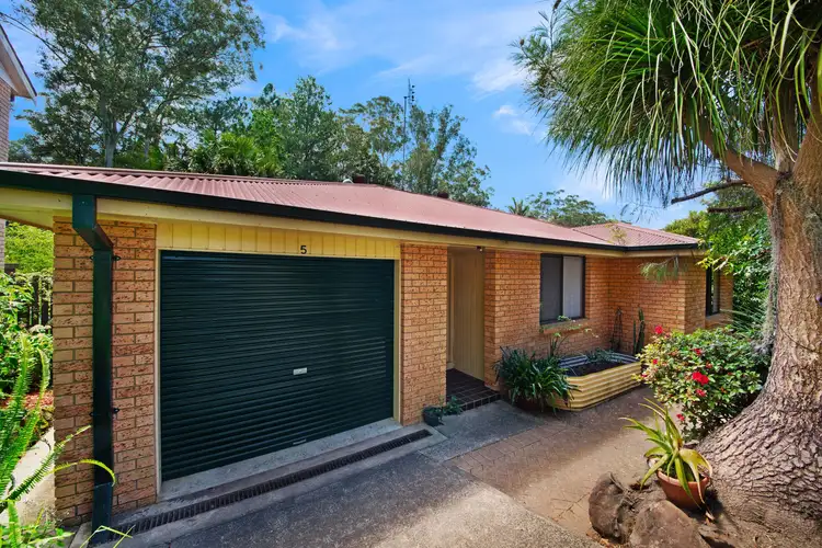 5 Fragar Avenue, Wyoming NSW 2250