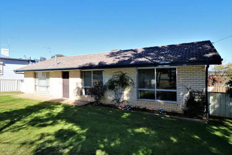 4 Toompang Street, Young NSW 2594