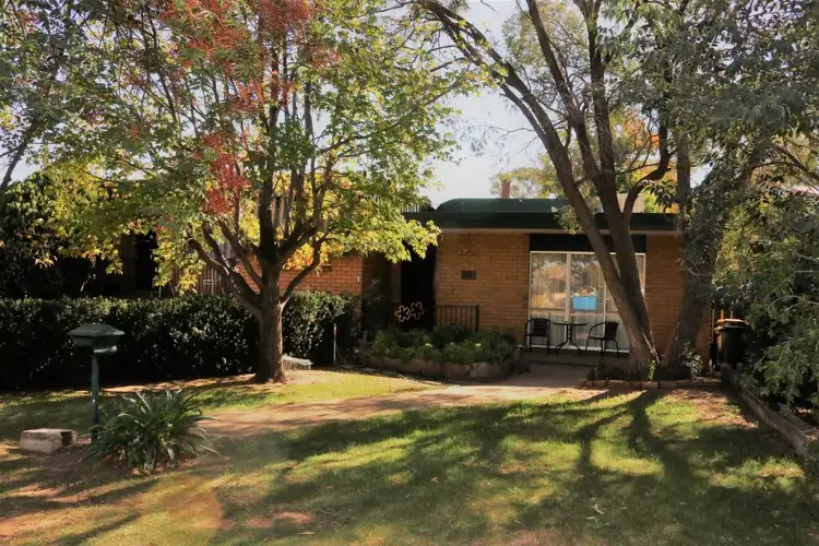 19 Toompang Street, Young NSW 2594