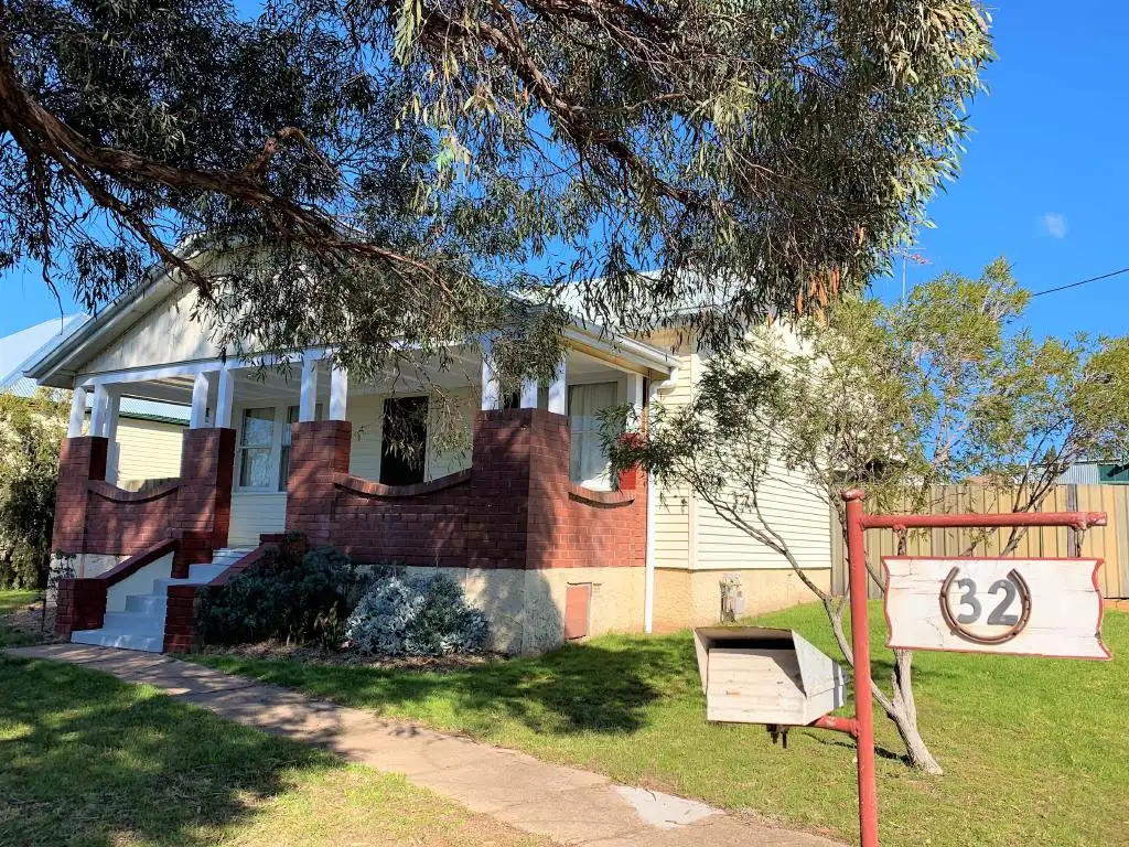 Main view of Homely house listing, 32 Currawong Street, Young NSW 2594