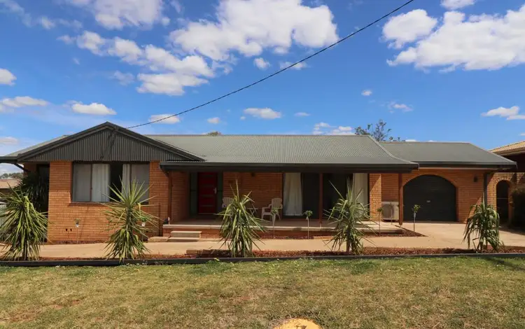 60 Fontenoy Street, Young NSW 2594