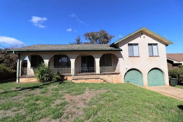 14 Toompang Street, Young NSW 2594