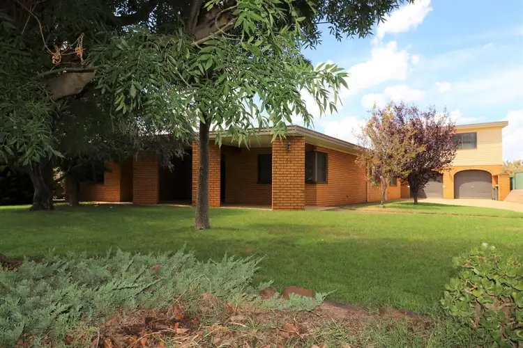 35 Fontenoy Street, Young NSW 2594
