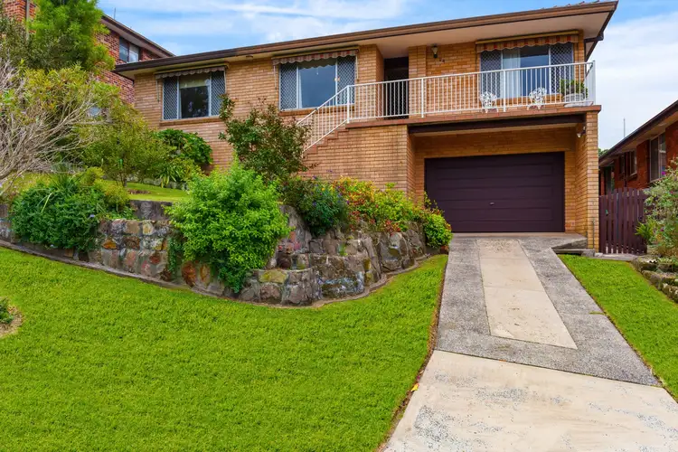 24 Crawford Crescent, Wyoming NSW 2250