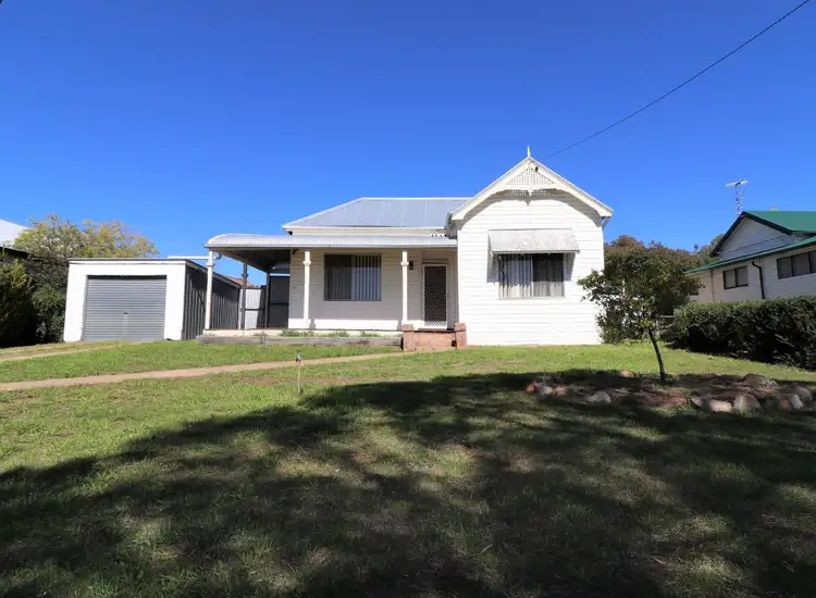 18 Currawong Street, Young NSW 2594