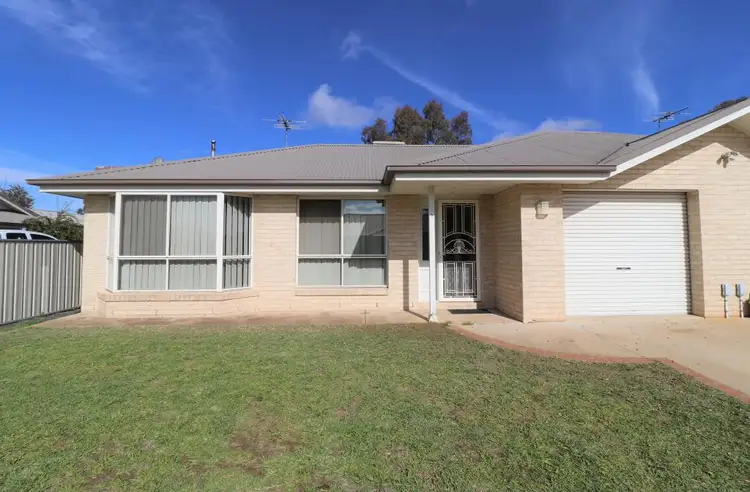 5/10 Binalong Street, Young NSW 2594
