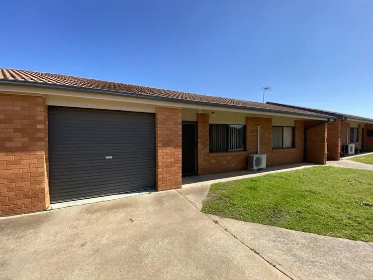 2/63 Nasmyth Street, Young NSW 2594