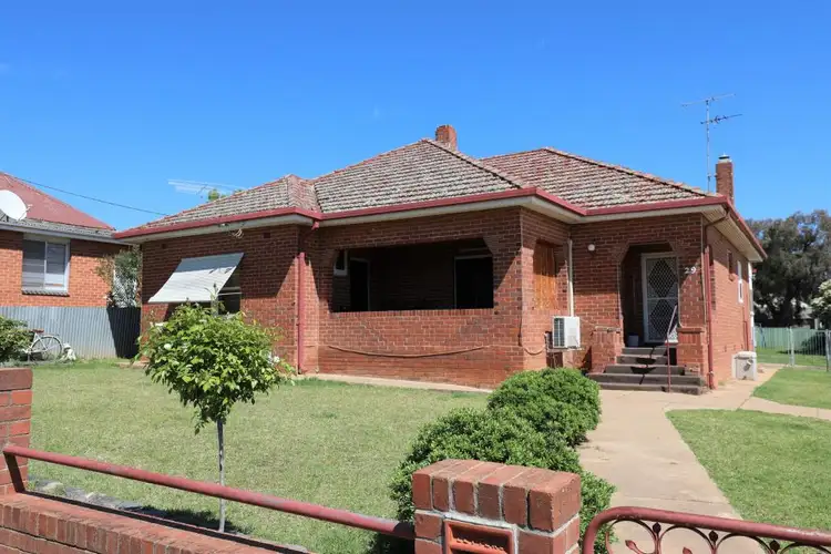 29 Wombat Street, Young NSW 2594