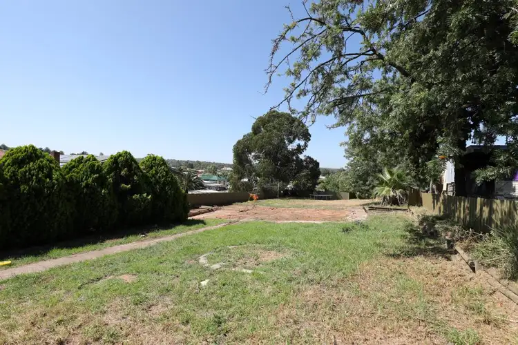 36 Edwards Street, Young NSW 2594