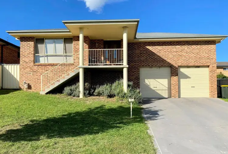 11 Hambrook Place, Young NSW 2594