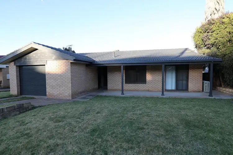 16 Cowper Street, Young NSW 2594