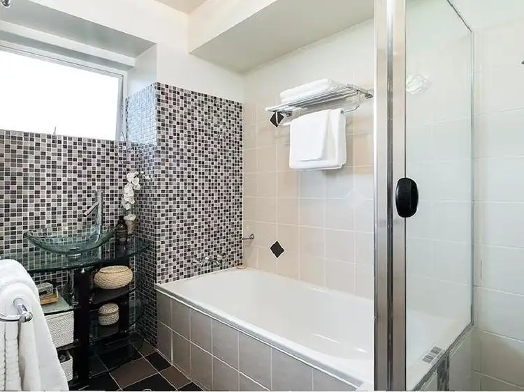 Sixth view of Homely unit listing, 2/6 Fifth Avenue, Coorparoo QLD 4151