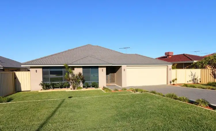 32 Shallcross Street, Yangebup WA 6164