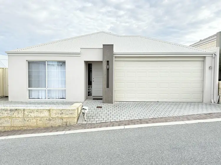 18 Fogliani Loop, Sinagra WA 6065