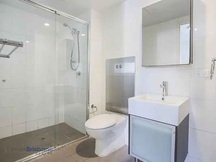 Fourth view of Homely apartment listing, 19/41 Fortescue Street, Spring Hill QLD 4000