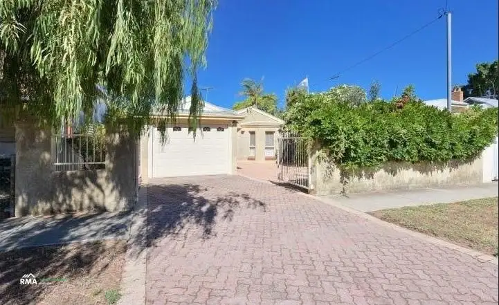 6 Fifth Avenue, Beaconsfield WA 6162