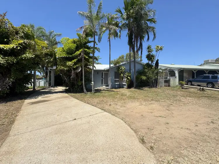 8 Scenic Drive, Mount Louisa QLD 4814
